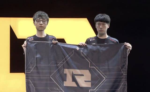 普率领下 普率领下